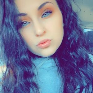 Meet your Posher, Ashlee